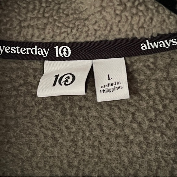 Green Half Zip Fleece - Picture 3 of 7